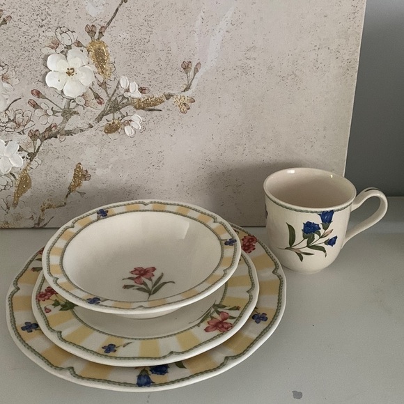 Homecraft by Noritake Ireland 9212 Summer Estate 1 set‎ of 4, mug & plates - Picture 1 of 16